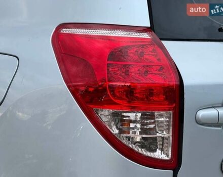 Сірий Тойота РАВ 4, об'ємом двигуна 2.23 л та пробігом 175 тис. км за 9650 $, фото 13 на Automoto.ua