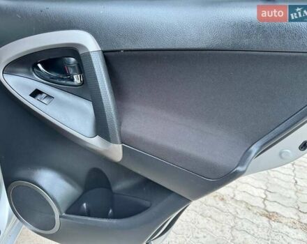 Сірий Тойота РАВ 4, об'ємом двигуна 2.23 л та пробігом 175 тис. км за 9650 $, фото 24 на Automoto.ua