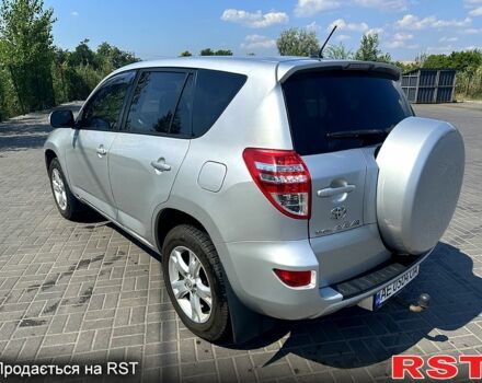 Сірий Тойота РАВ 4, об'ємом двигуна 2 л та пробігом 229 тис. км за 11000 $, фото 6 на Automoto.ua