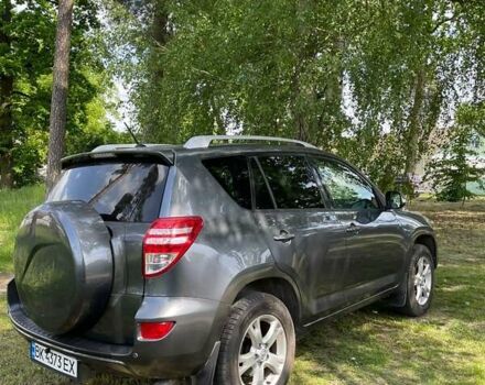 Серый Тойота РАВ 4, объемом двигателя 2.2 л и пробегом 277 тыс. км за 11000 $, фото 2 на Automoto.ua