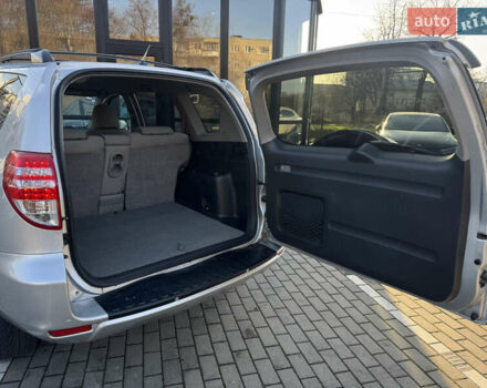 Сірий Тойота РАВ 4, об'ємом двигуна 2.5 л та пробігом 251 тис. км за 9499 $, фото 19 на Automoto.ua