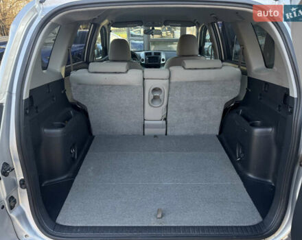 Сірий Тойота РАВ 4, об'ємом двигуна 2.5 л та пробігом 251 тис. км за 9499 $, фото 18 на Automoto.ua