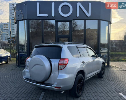 Сірий Тойота РАВ 4, об'ємом двигуна 2.5 л та пробігом 251 тис. км за 9499 $, фото 5 на Automoto.ua