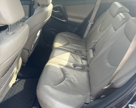 Сірий Тойота РАВ 4, об'ємом двигуна 2.2 л та пробігом 305 тис. км за 12000 $, фото 4 на Automoto.ua