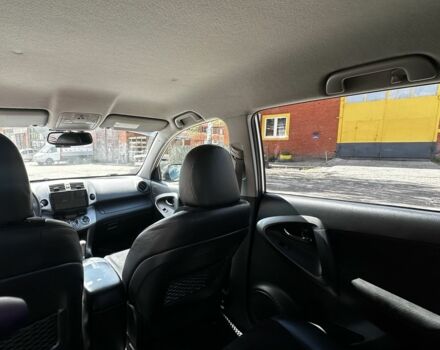 Сірий Тойота РАВ 4, об'ємом двигуна 2 л та пробігом 274 тис. км за 11400 $, фото 13 на Automoto.ua