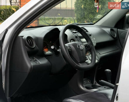 Серый Тойота РАВ 4, объемом двигателя 2.2 л и пробегом 279 тыс. км за 12600 $, фото 14 на Automoto.ua