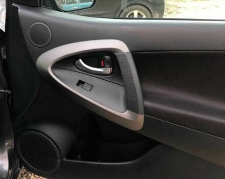 Серый Тойота РАВ 4, объемом двигателя 2.2 л и пробегом 240 тыс. км за 12300 $, фото 12 на Automoto.ua