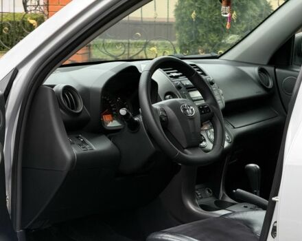 Серый Тойота РАВ 4, объемом двигателя 2.2 л и пробегом 279 тыс. км за 12600 $, фото 9 на Automoto.ua