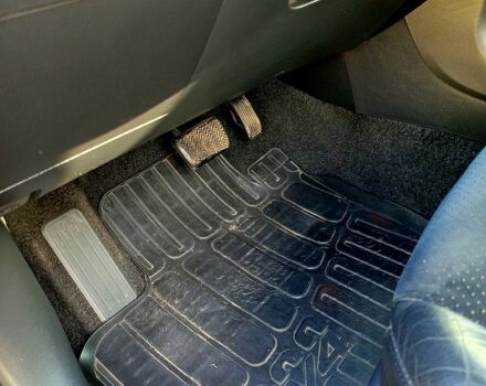 Серый Тойота РАВ 4, объемом двигателя 2.2 л и пробегом 258 тыс. км за 11800 $, фото 7 на Automoto.ua