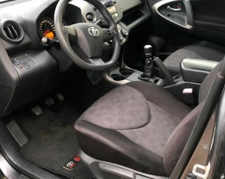 Серый Тойота РАВ 4, объемом двигателя 2.2 л и пробегом 240 тыс. км за 12300 $, фото 14 на Automoto.ua