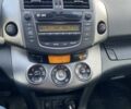 Серый Тойота РАВ 4, объемом двигателя 2 л и пробегом 211 тыс. км за 11000 $, фото 7 на Automoto.ua