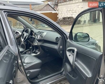 Серый Тойота РАВ 4, объемом двигателя 2.2 л и пробегом 288 тыс. км за 13200 $, фото 34 на Automoto.ua