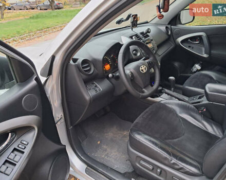 Серый Тойота РАВ 4, объемом двигателя 2.23 л и пробегом 277 тыс. км за 12800 $, фото 14 на Automoto.ua