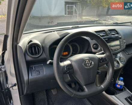 Серый Тойота РАВ 4, объемом двигателя 2.2 л и пробегом 291 тыс. км за 10699 $, фото 14 на Automoto.ua
