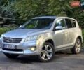 Сірий Тойота РАВ 4, об'ємом двигуна 2.23 л та пробігом 270 тис. км за 11700 $, фото 2 на Automoto.ua