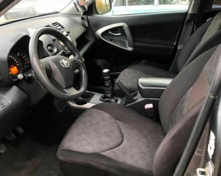 Серый Тойота РАВ 4, объемом двигателя 2.2 л и пробегом 240 тыс. км за 12300 $, фото 13 на Automoto.ua
