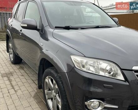 Серый Тойота РАВ 4, объемом двигателя 2.2 л и пробегом 288 тыс. км за 13200 $, фото 2 на Automoto.ua