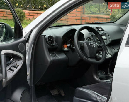 Серый Тойота РАВ 4, объемом двигателя 2.2 л и пробегом 279 тыс. км за 12600 $, фото 13 на Automoto.ua