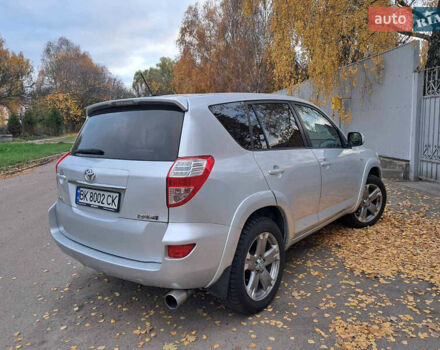 Серый Тойота РАВ 4, объемом двигателя 2.23 л и пробегом 277 тыс. км за 12800 $, фото 2 на Automoto.ua