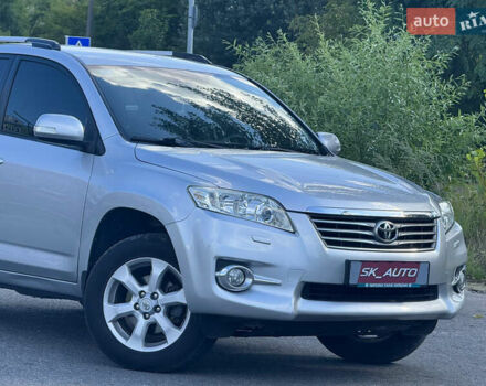 Серый Тойота РАВ 4, объемом двигателя 1.99 л и пробегом 233 тыс. км за 12800 $, фото 5 на Automoto.ua