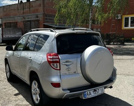 Сірий Тойота РАВ 4, об'ємом двигуна 2 л та пробігом 274 тис. км за 11400 $, фото 6 на Automoto.ua