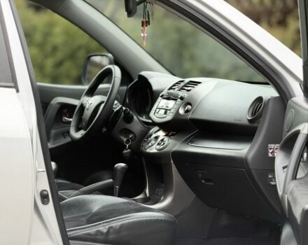 Серый Тойота РАВ 4, объемом двигателя 2.2 л и пробегом 279 тыс. км за 12600 $, фото 15 на Automoto.ua