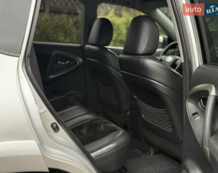 Серый Тойота РАВ 4, объемом двигателя 2.2 л и пробегом 279 тыс. км за 12600 $, фото 23 на Automoto.ua