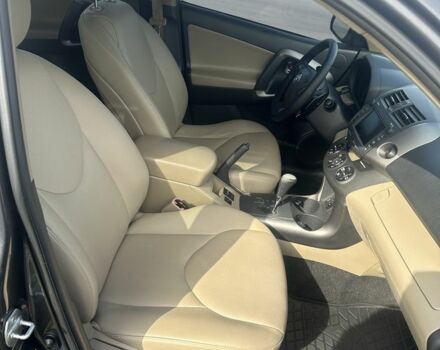 Сірий Тойота РАВ 4, об'ємом двигуна 2.2 л та пробігом 305 тис. км за 12000 $, фото 6 на Automoto.ua