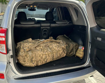 Серый Тойота РАВ 4, объемом двигателя 2.2 л и пробегом 291 тыс. км за 10699 $, фото 23 на Automoto.ua