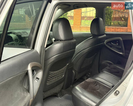 Серый Тойота РАВ 4, объемом двигателя 2.2 л и пробегом 279 тыс. км за 12600 $, фото 16 на Automoto.ua