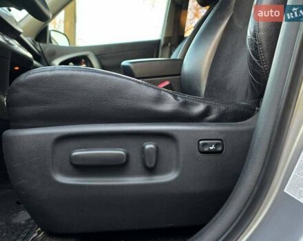 Серый Тойота РАВ 4, объемом двигателя 2.2 л и пробегом 277 тыс. км за 12000 $, фото 2 на Automoto.ua