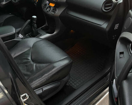 Сірий Тойота РАВ 4, об'ємом двигуна 2.23 л та пробігом 239 тис. км за 9700 $, фото 9 на Automoto.ua