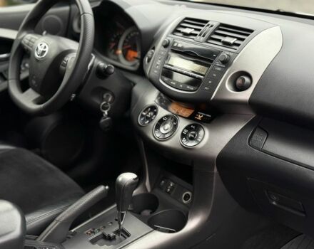 Серый Тойота РАВ 4, объемом двигателя 2.2 л и пробегом 279 тыс. км за 12600 $, фото 16 на Automoto.ua