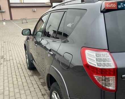 Серый Тойота РАВ 4, объемом двигателя 2.2 л и пробегом 288 тыс. км за 13200 $, фото 9 на Automoto.ua