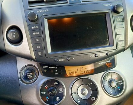 Серый Тойота РАВ 4, объемом двигателя 2.2 л и пробегом 258 тыс. км за 11800 $, фото 4 на Automoto.ua