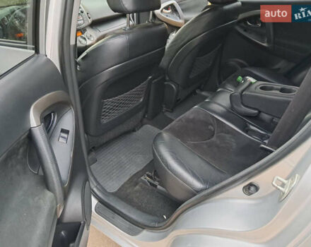 Серый Тойота РАВ 4, объемом двигателя 2.23 л и пробегом 277 тыс. км за 12800 $, фото 18 на Automoto.ua