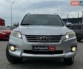 Серый Тойота РАВ 4, объемом двигателя 2.2 л и пробегом 250 тыс. км за 11940 $, фото 1 на Automoto.ua