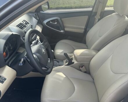 Сірий Тойота РАВ 4, об'ємом двигуна 2.2 л та пробігом 305 тис. км за 12000 $, фото 5 на Automoto.ua