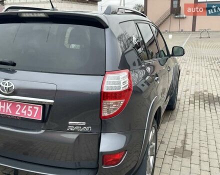 Серый Тойота РАВ 4, объемом двигателя 2.2 л и пробегом 288 тыс. км за 13200 $, фото 13 на Automoto.ua