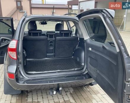 Серый Тойота РАВ 4, объемом двигателя 2.2 л и пробегом 288 тыс. км за 13200 $, фото 28 на Automoto.ua