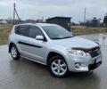 Серый Тойота РАВ 4, объемом двигателя 2 л и пробегом 211 тыс. км за 11000 $, фото 1 на Automoto.ua