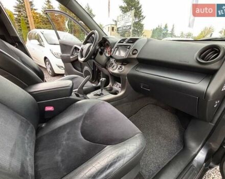 Сірий Тойота РАВ 4, об'ємом двигуна 2 л та пробігом 137 тис. км за 7700 $, фото 12 на Automoto.ua