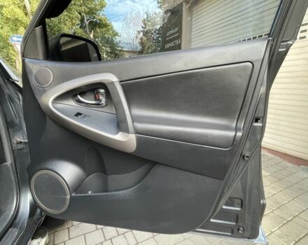 Сірий Тойота РАВ 4, об'ємом двигуна 2.2 л та пробігом 238 тис. км за 9900 $, фото 10 на Automoto.ua