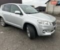 Серый Тойота РАВ 4, объемом двигателя 2.2 л и пробегом 250 тыс. км за 11000 $, фото 1 на Automoto.ua