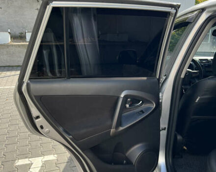 Серый Тойота РАВ 4, объемом двигателя 2.2 л и пробегом 291 тыс. км за 10699 $, фото 16 на Automoto.ua