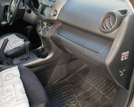 Серый Тойота РАВ 4, объемом двигателя 2.2 л и пробегом 258 тыс. км за 11700 $, фото 16 на Automoto.ua