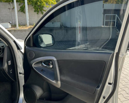 Серый Тойота РАВ 4, объемом двигателя 2.2 л и пробегом 291 тыс. км за 10699 $, фото 20 на Automoto.ua