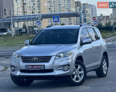 Серый Тойота РАВ 4, объемом двигателя 1.99 л и пробегом 233 тыс. км за 12800 $, фото 1 на Automoto.ua