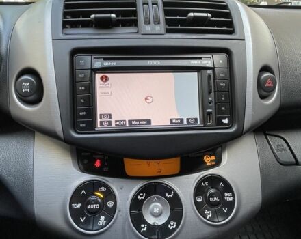 Сірий Тойота РАВ 4, об'ємом двигуна 2.2 л та пробігом 238 тис. км за 9900 $, фото 16 на Automoto.ua