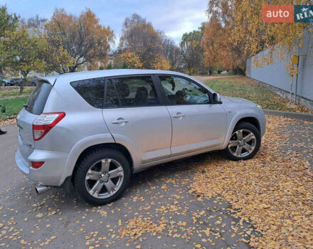 Серый Тойота РАВ 4, объемом двигателя 2.23 л и пробегом 277 тыс. км за 12800 $, фото 6 на Automoto.ua